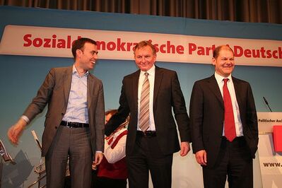 Nils Schmid, Claus Schmiedel und Olaf Scholz im Forum