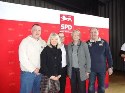 Ein Teil der Asperger Delegation mit Ministerpräsidentin Hannelore Kraft im Anschluß an ihre Rede